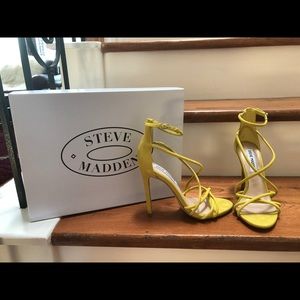 Steve Madden Strapped ankle strap sandal